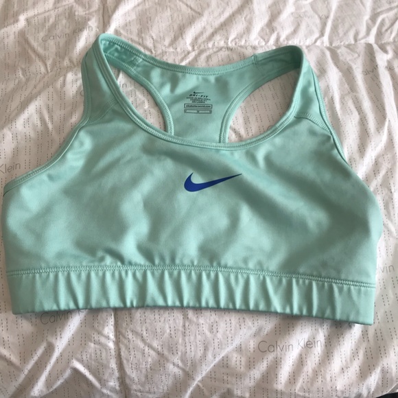 mint green nike sports bra